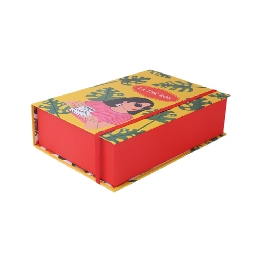 Folding Box with Elastic Cord