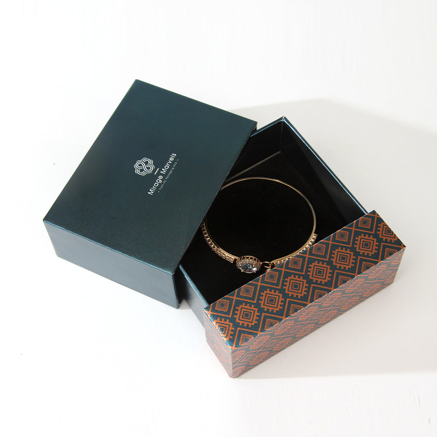 Holiday jewelry gift boxes, specially customized for bracelets